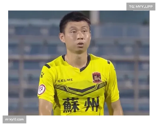 科莫客场顽强战平领头羊 连续八轮不败展现黑马本色