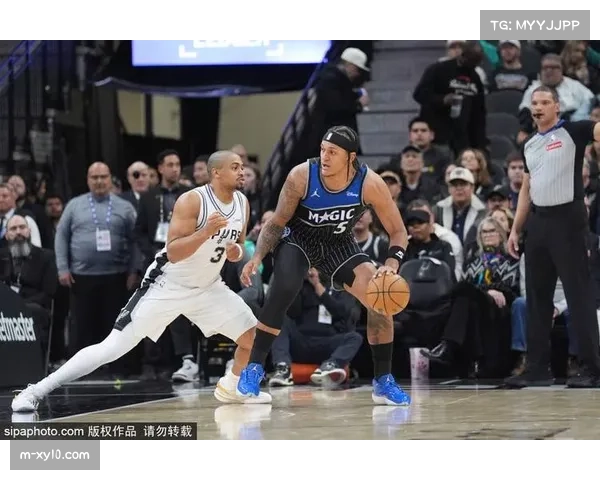 -坎宁安状态低迷26投仅5中，活塞主场不敌马刺-